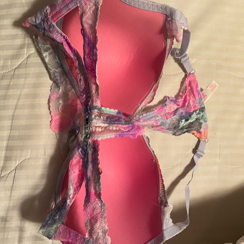 Bralette - Picture 2 of 4